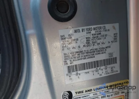 2011 Lincoln Navigator L z USA, uszkodzony, nr VIN 5LMJJ3H51BEJ05924